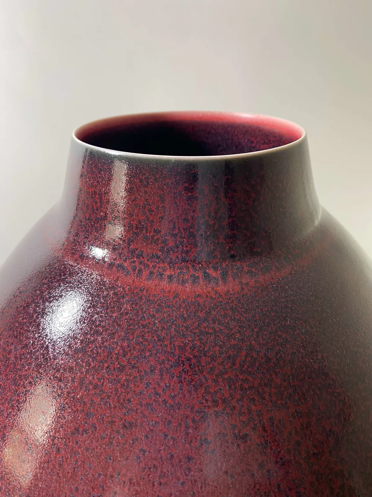 Anna Silverton, Porcelain Fat-Belly Jar, Textures in Burgundy, 2023