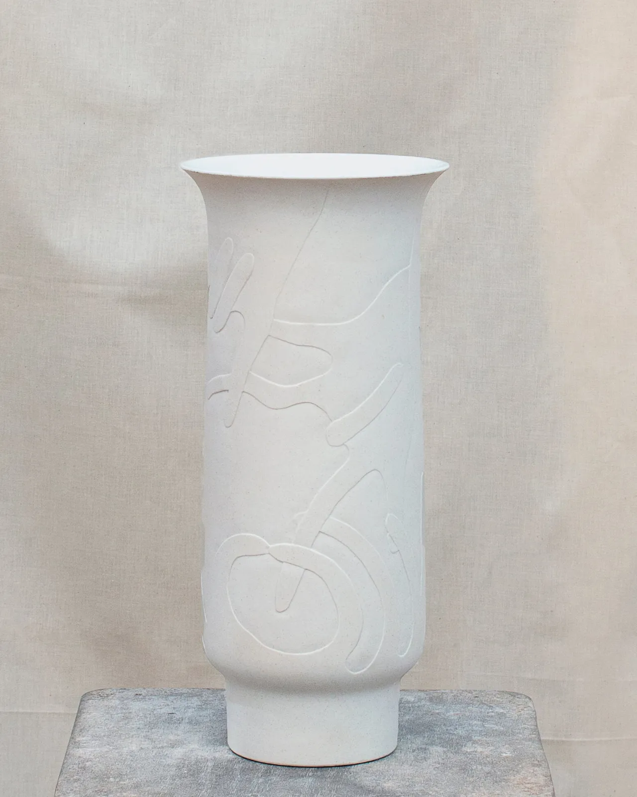 Gerald Mak, Hand Study on Narrow Vase, 2019