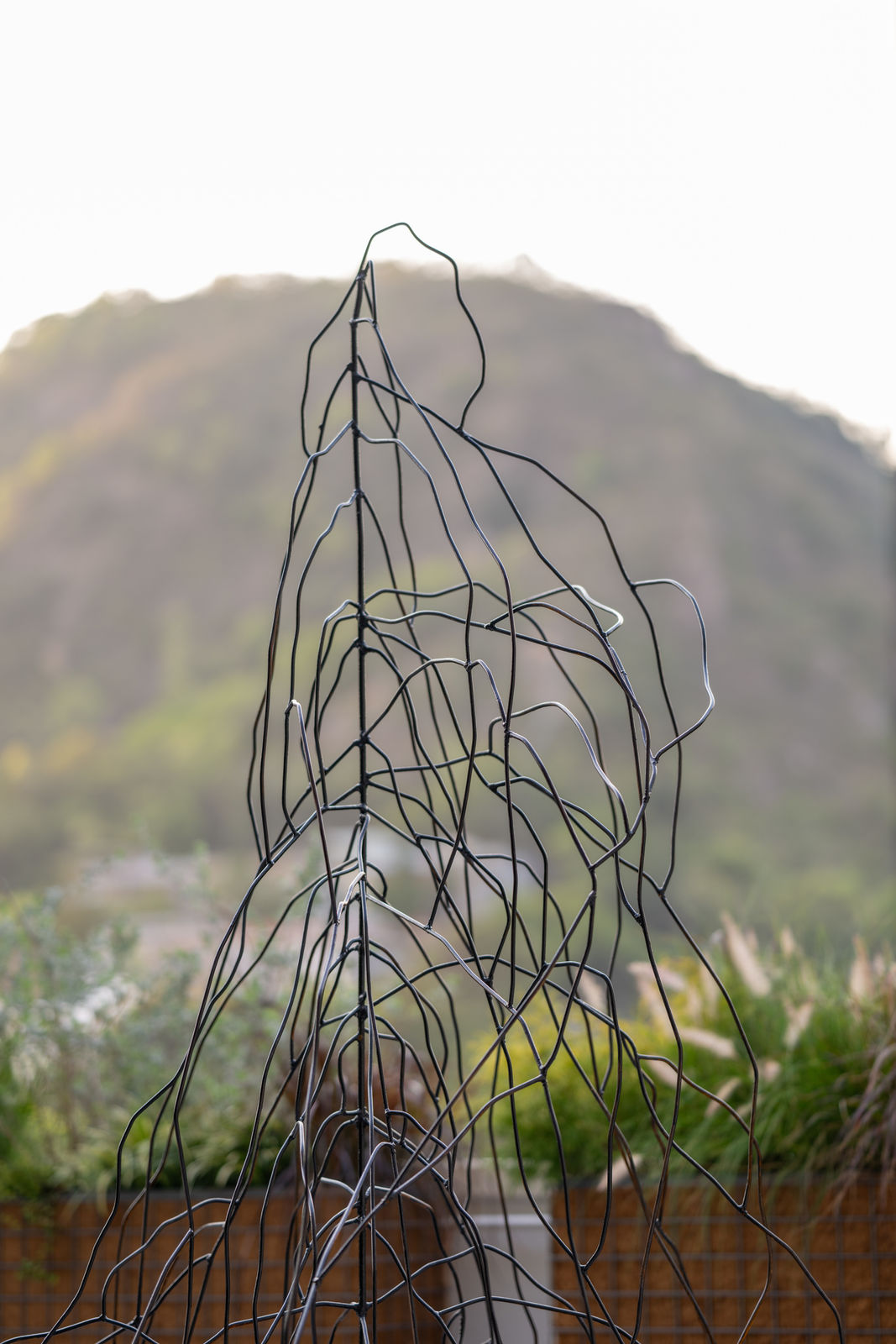 何兆基 HO Siu Kee, 槓起一座山 — 不能承受的輕 A Lever Long Enough to Uplift a Mountain - The Unbearable Lightness, 2025