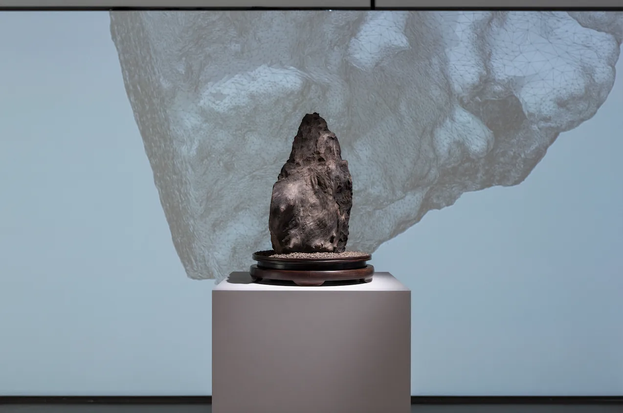 何兆基 HO Siu Kee, 遊山指掌間 Wandering Mountain in the Palm of Your Hand, 2025