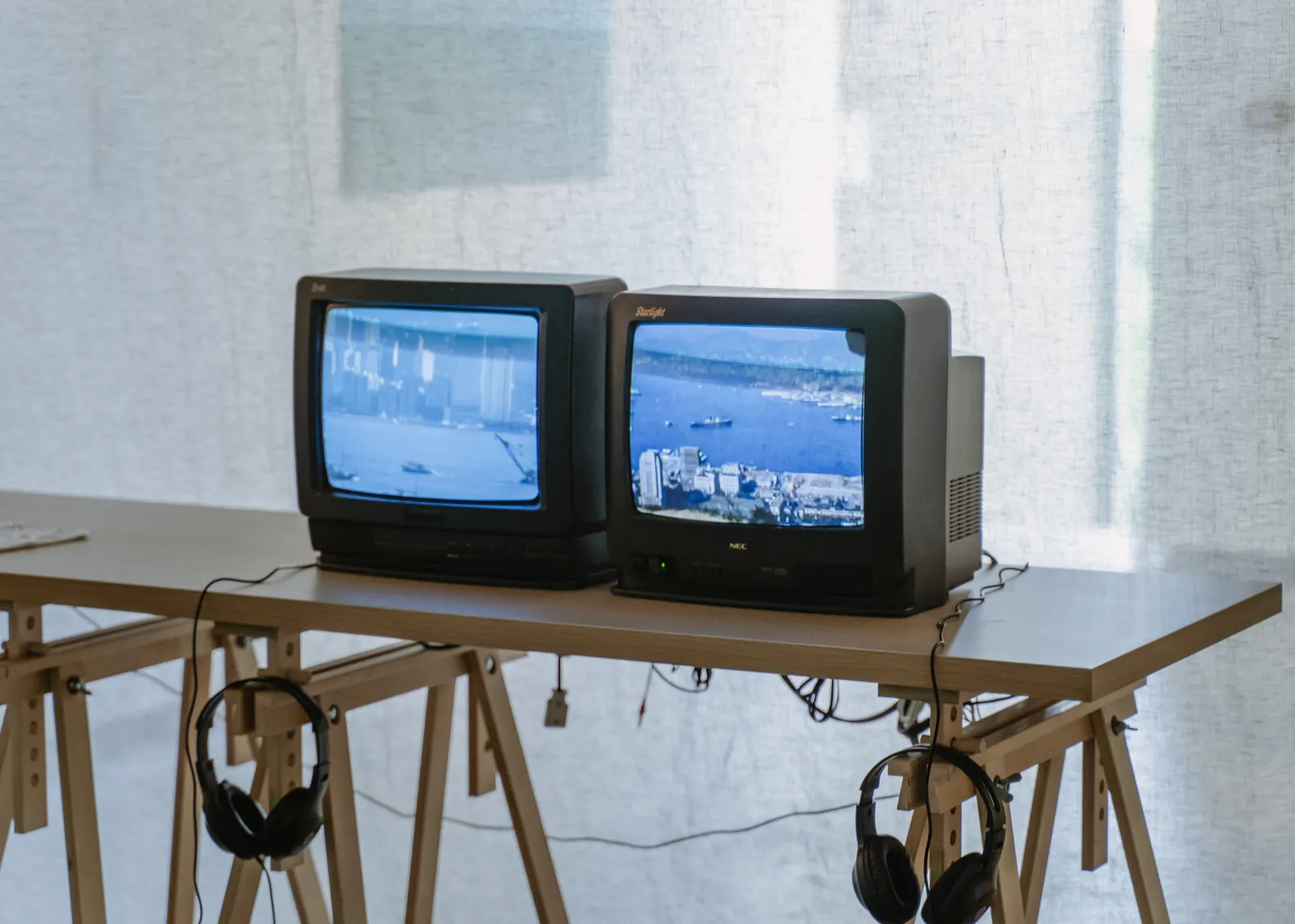 LAW Yuk Mui, The Song of the Exile