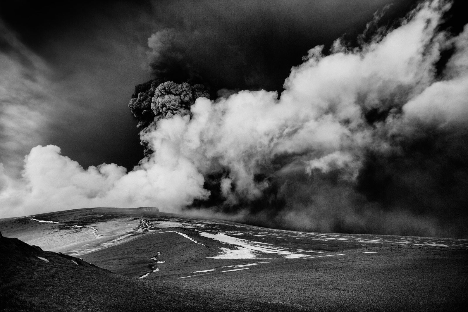 Ragnar Axelsson, Eyjafjallajökull, Iceland, 2010