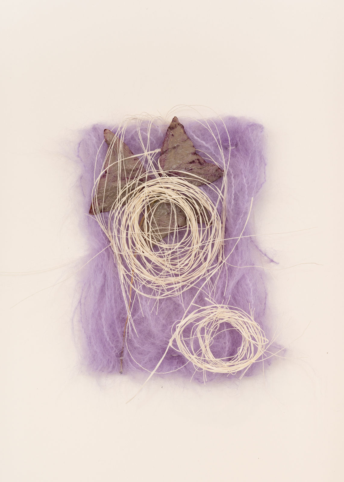 Marie Hazard, Falda con flor, 2024