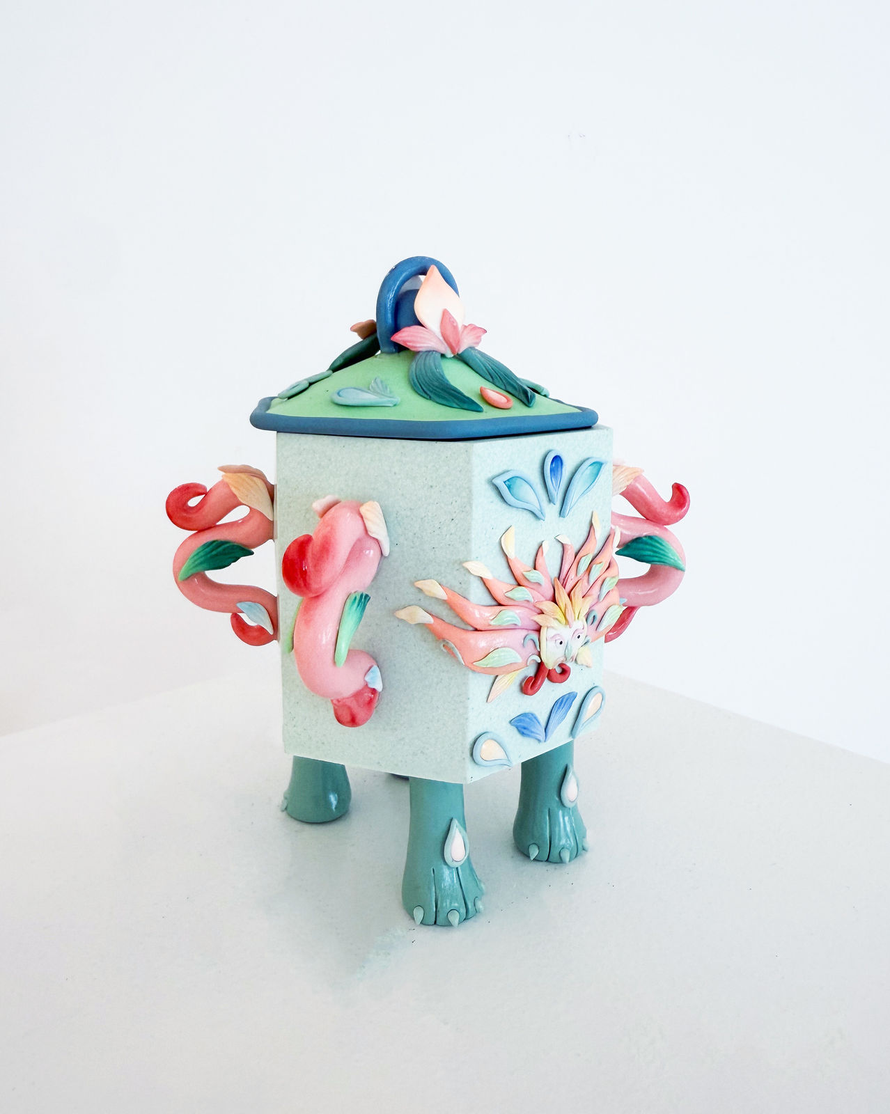 Hannah Lim, Magic Heluo-Fish Snuff Bottle , 2025