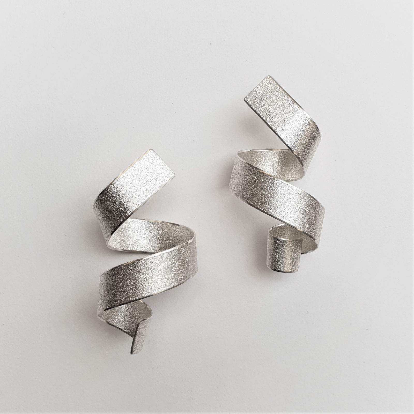 ute decker, man ray spirals, medium - asymmetric, 2022