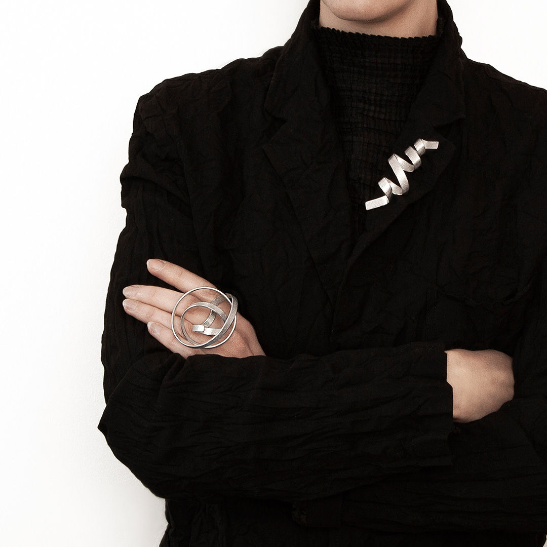 sculptural brooch – small calligraphy - in Fairtrade Silver - sculptural jewelry by artist Ute Decker