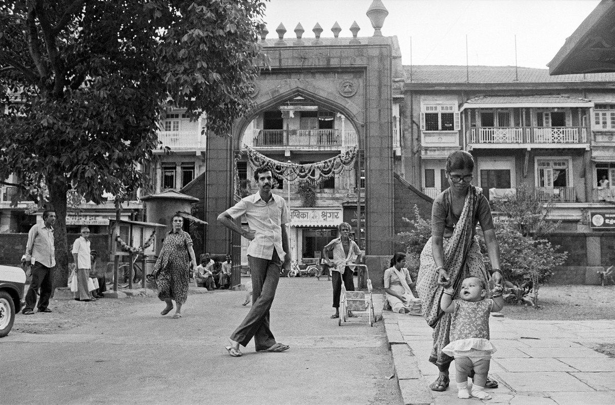 Sooni Taraporevala, Evenings at Navroze Building Bombay, 1986