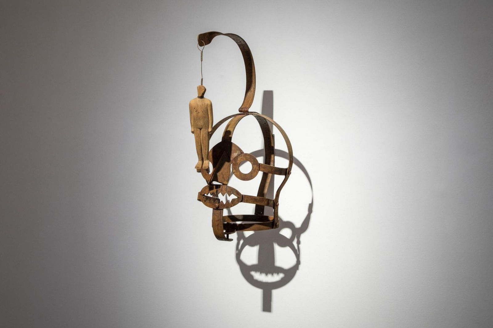 Riyas Komu, Hanging, 2017