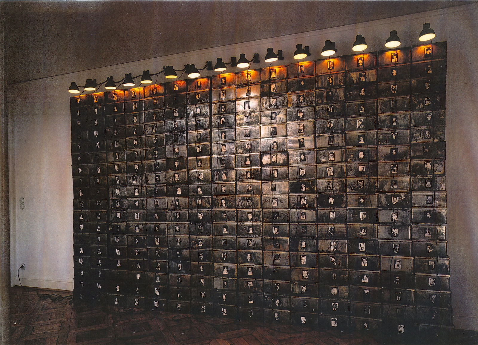 BOLTANSKI CHRISTIAN, RESERVE DES SUISSES MORTS, 1989