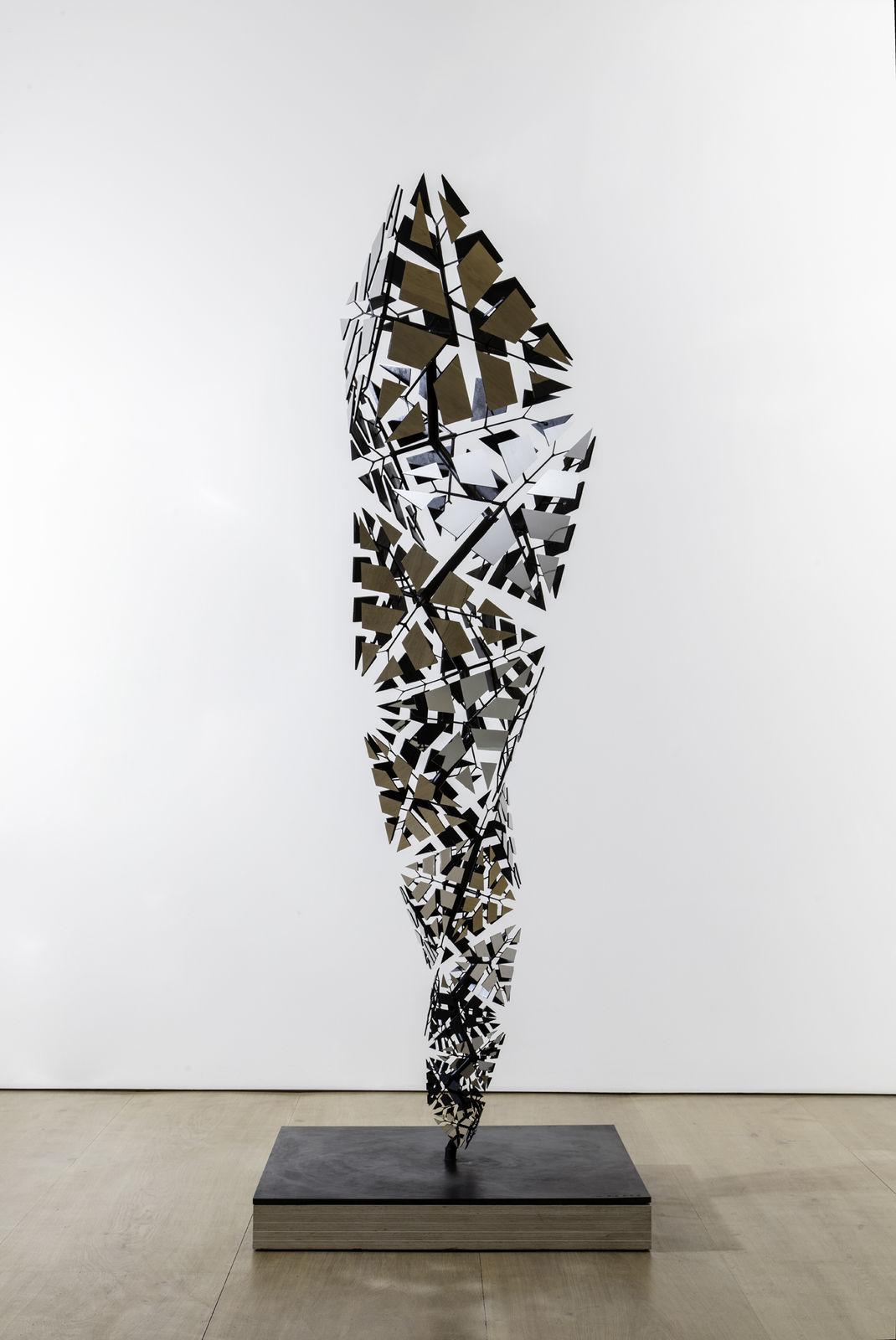 Conrad Shawcross, Fracture (R24R2), 2018
