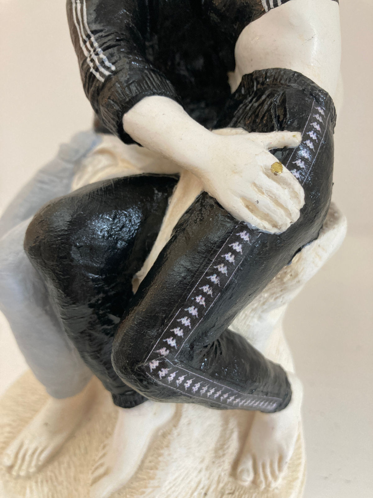 Haus of Lucy, The Kiss