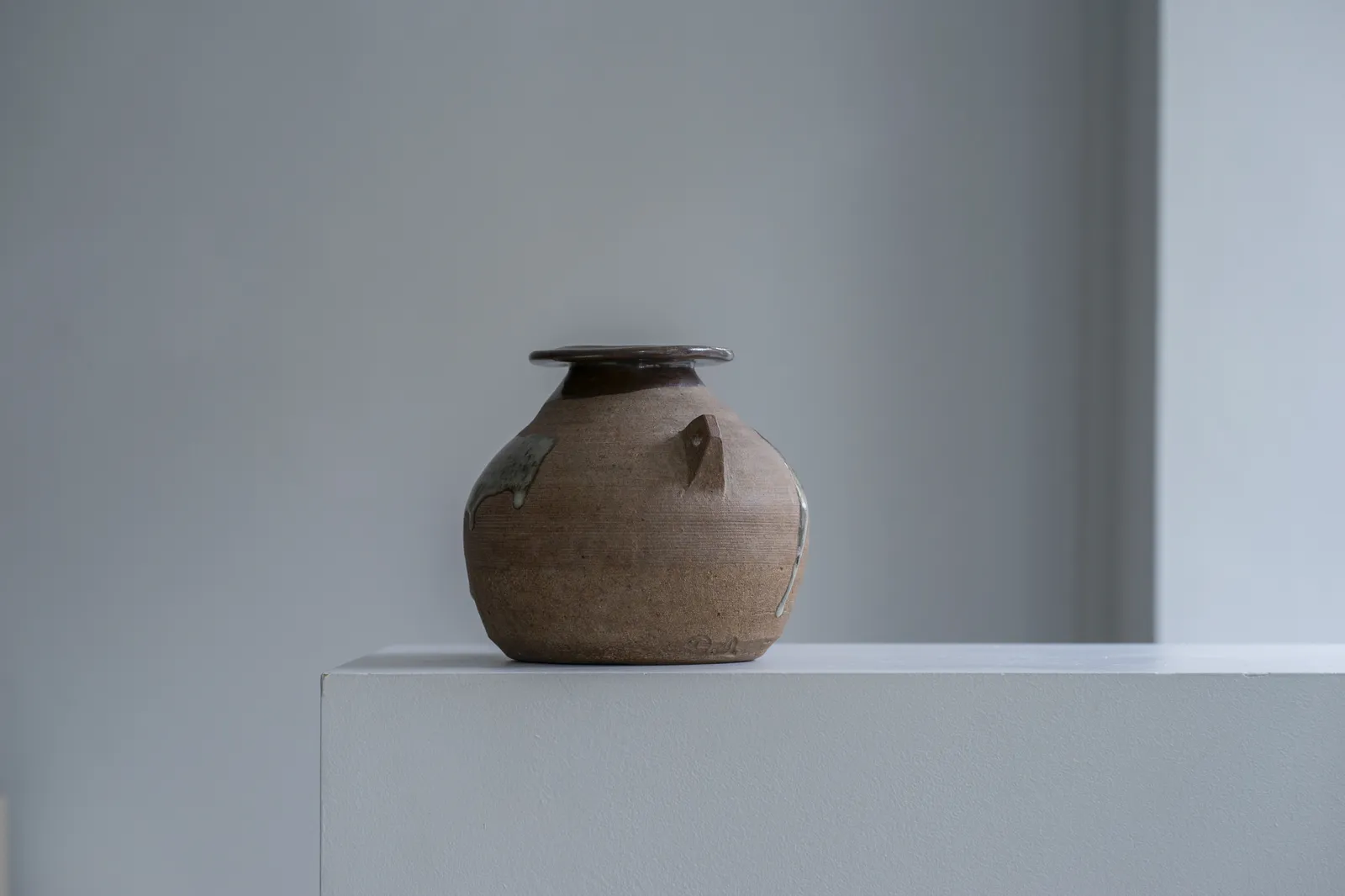 Janet Leach, Vase with Lugs