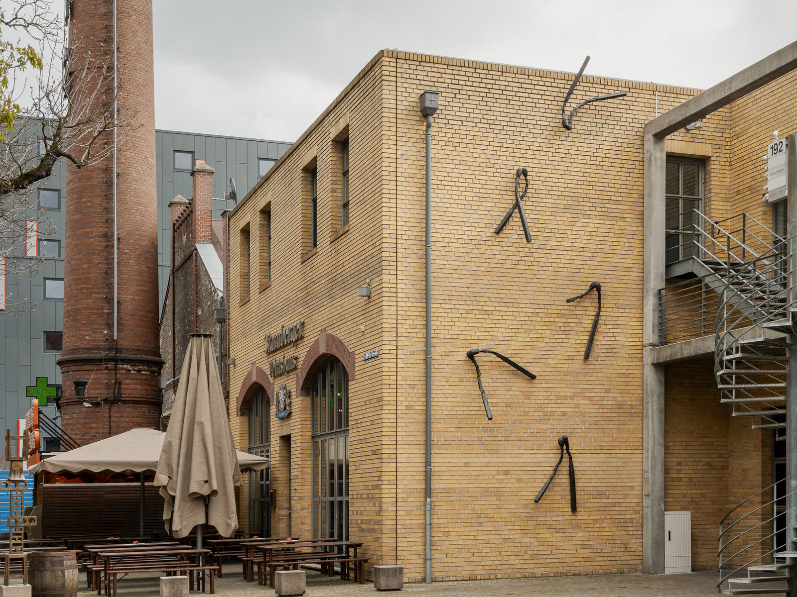 Thomas Wachholz, Installation view: Hanauer Strasse, Frankfurt, DE, 2025