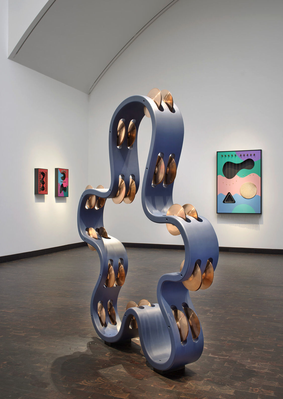 Nevin Aladag, Shaking tambourine, 2025