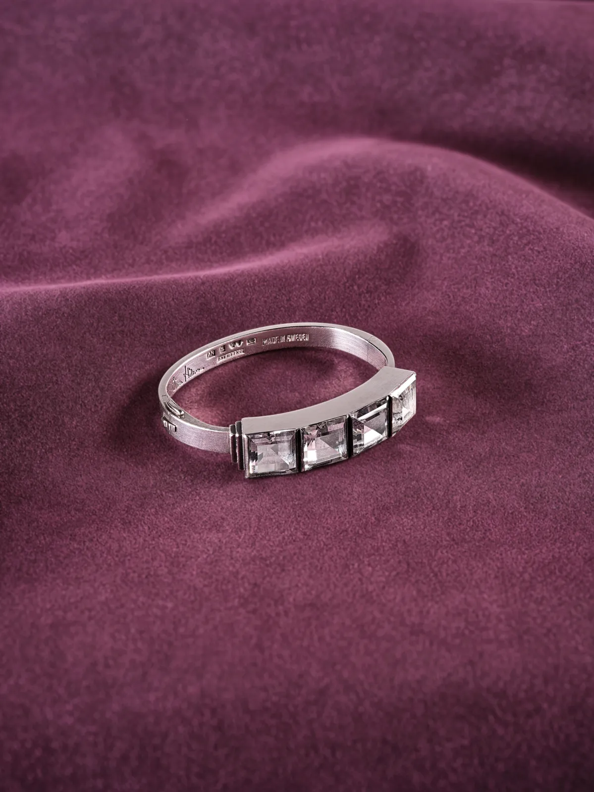 Wiwen Nilsson, Bracelet