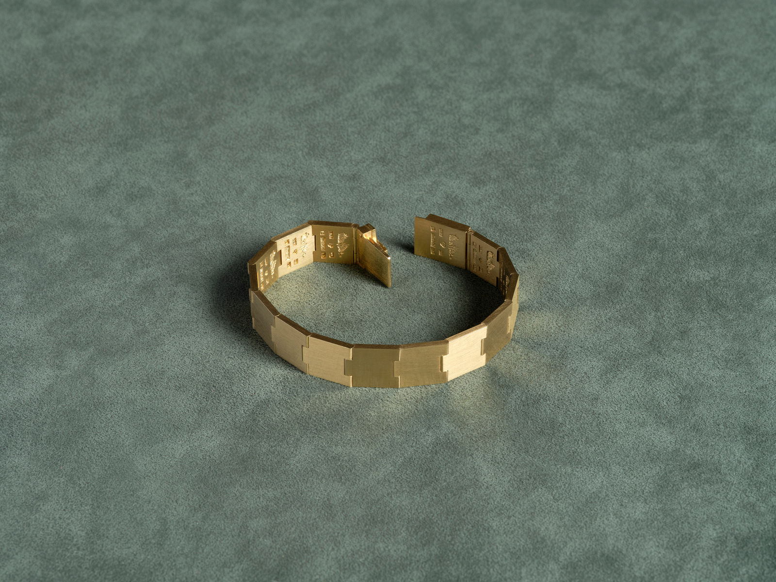 Wiwen Nilsson, Bracelet