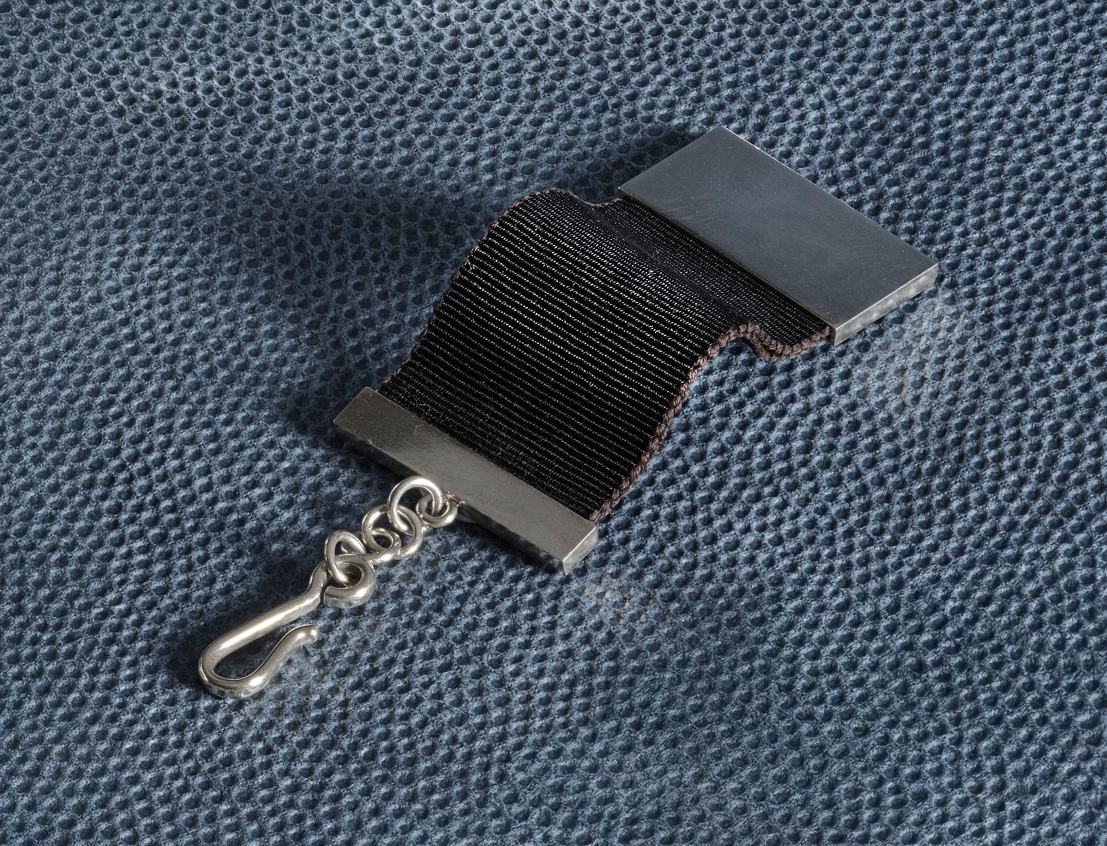 Wiwen Nilsson, Pocket clock holder