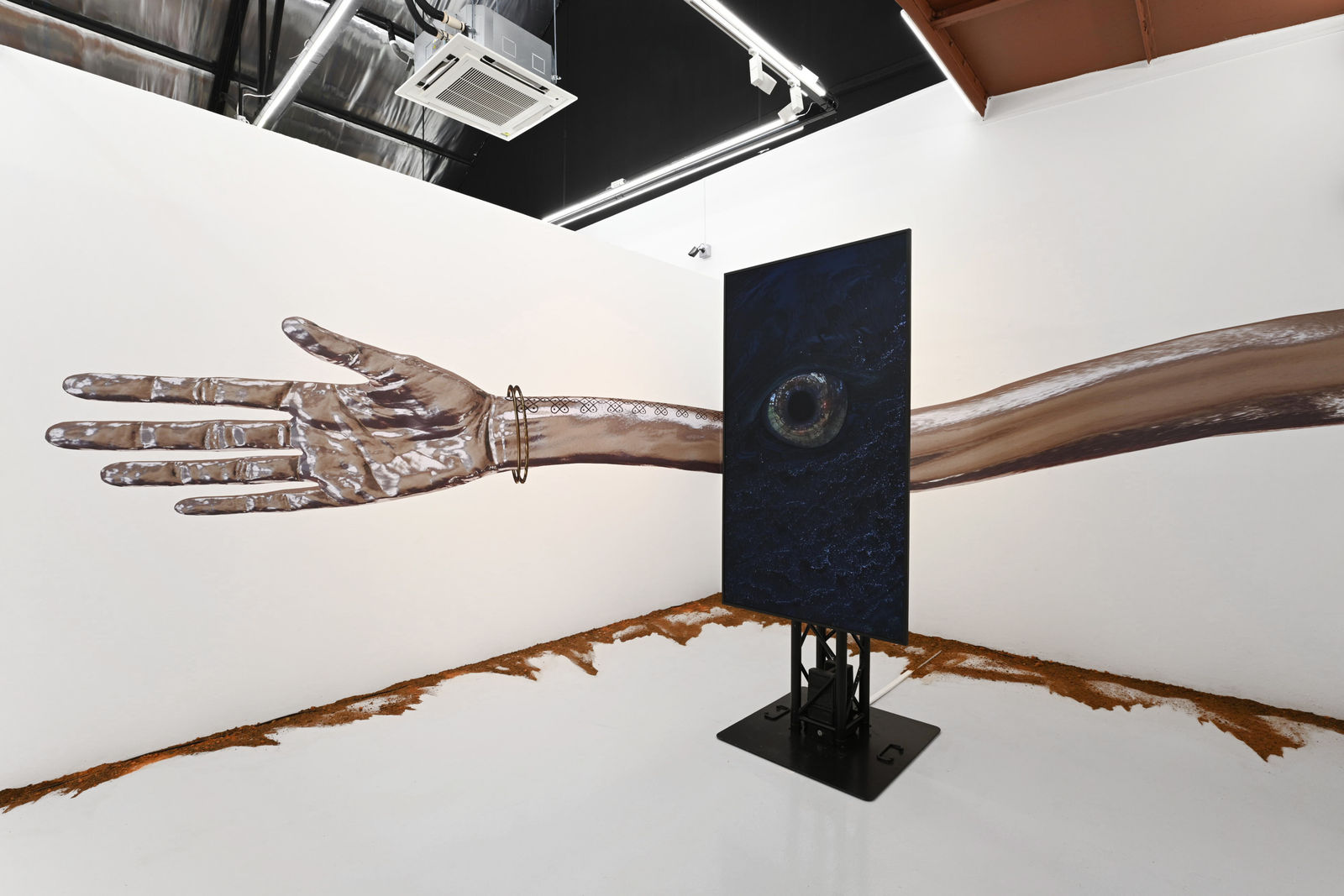 Priyageetha Dia, _kolam.bangle.hand, 2022