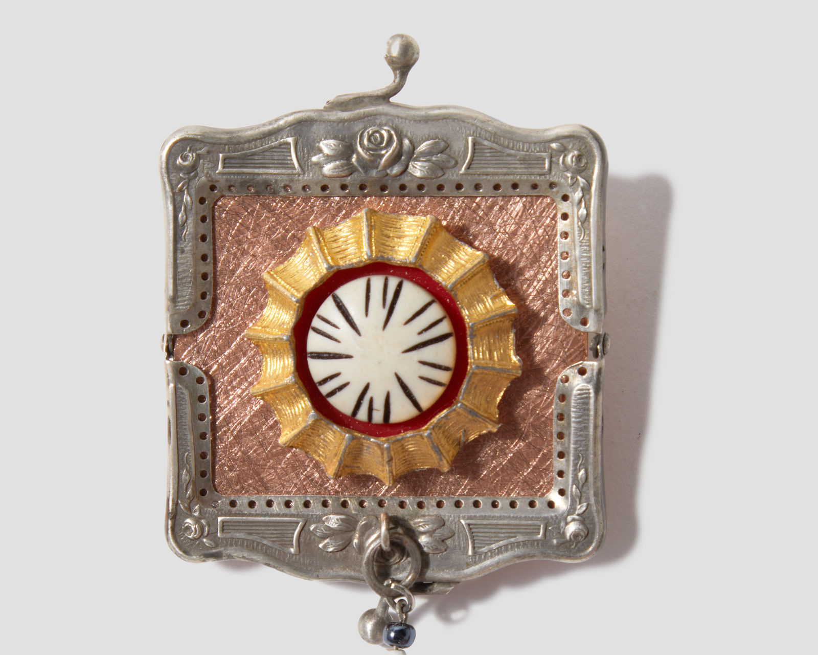 Robert Ebendorf, Keep It In the Purse (brooch), 2023