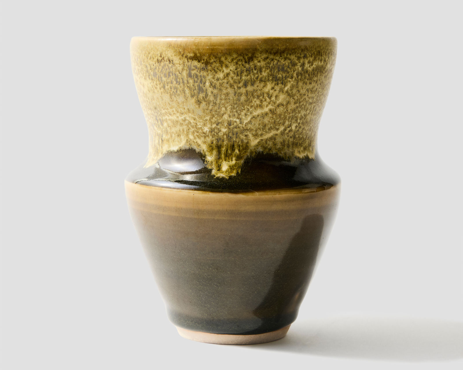 Loren Vladem, Vase (Amber Teadust), 2025