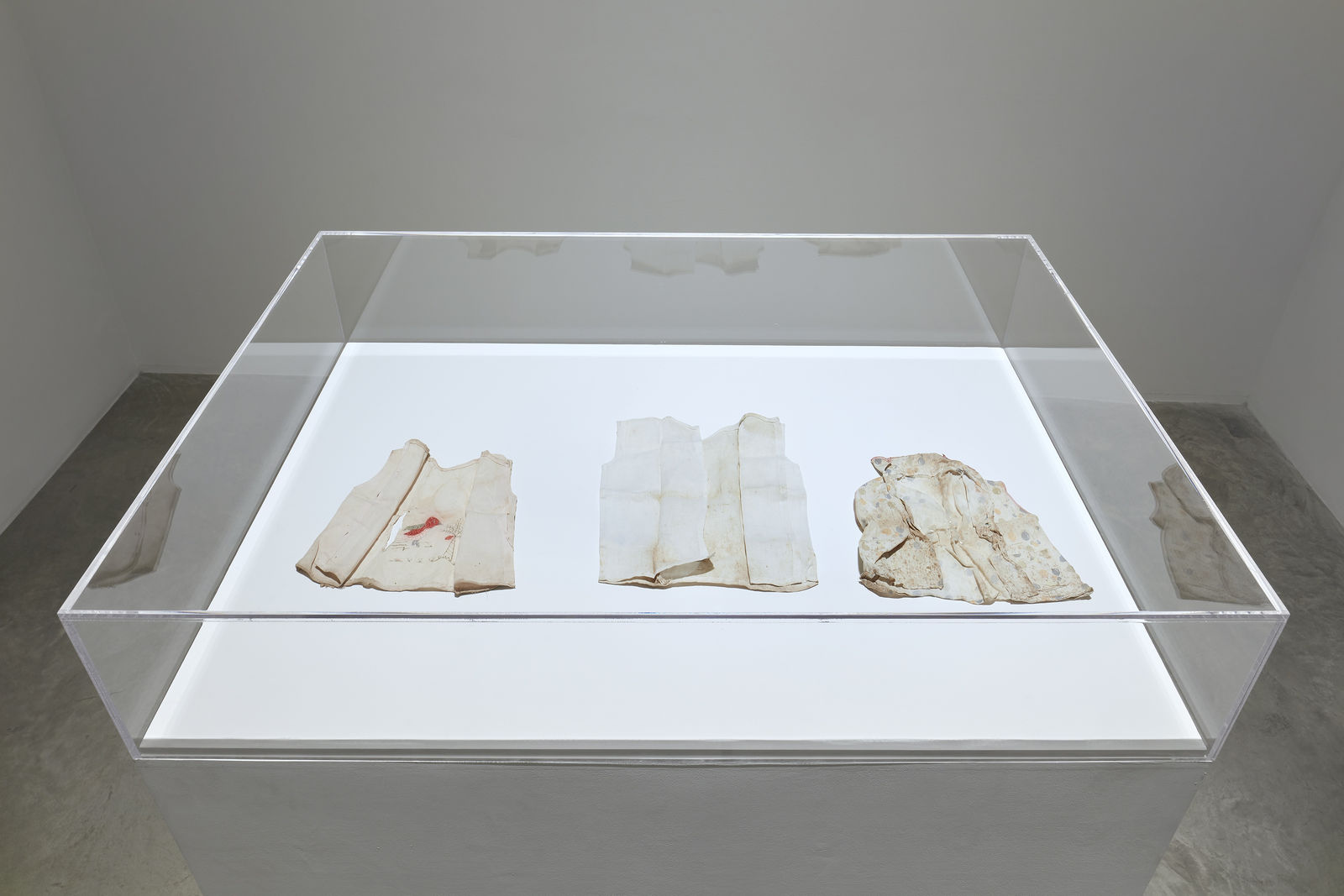 Marina Cruz: Belonging and Belongingness. November 30, 2023 - January 20, 2034. albertz benda, NY. Photo: Thomas Müller.