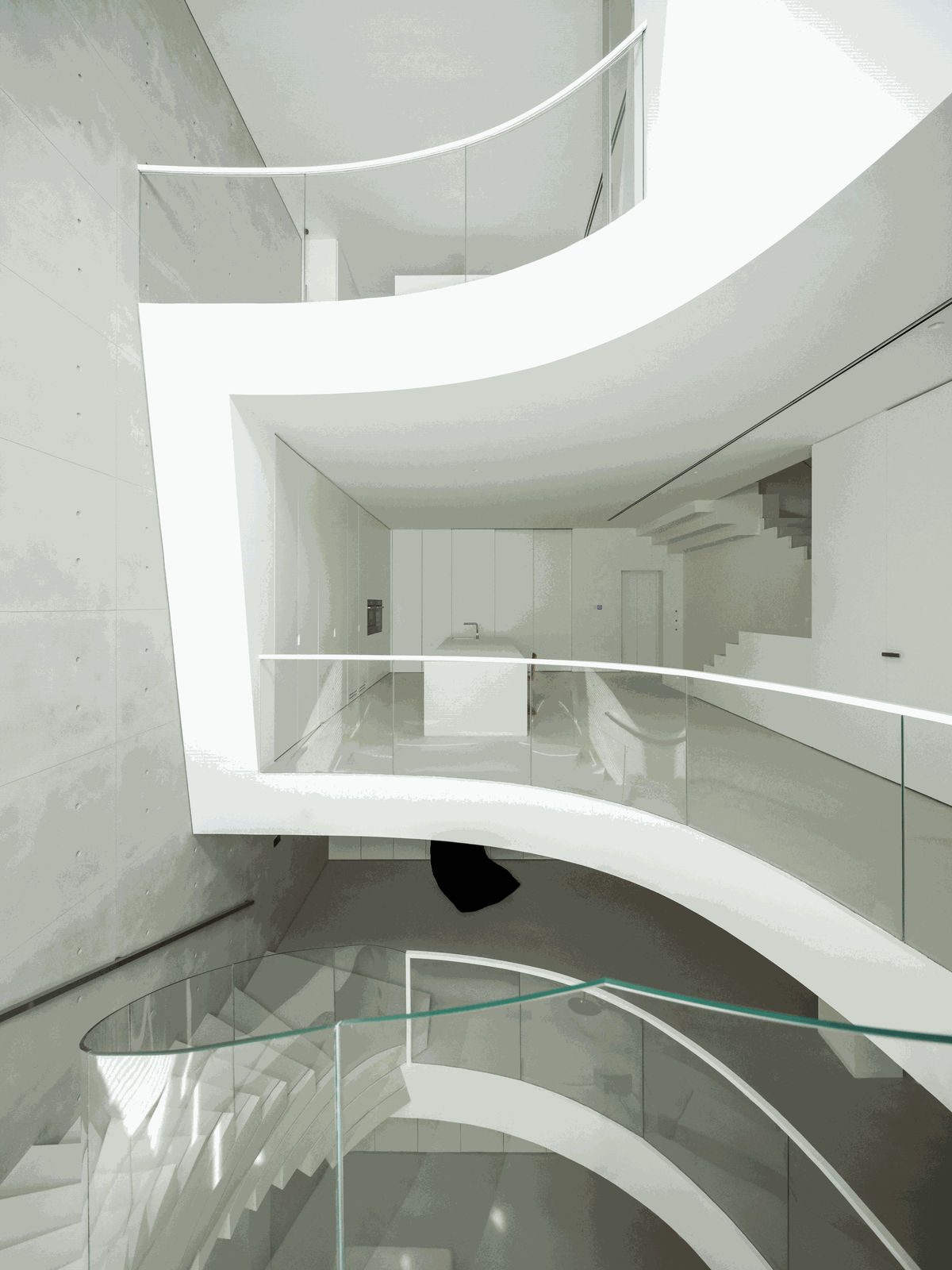 LIGHT HOUSE / The Mainland, 323 STUDIO / The Mainland