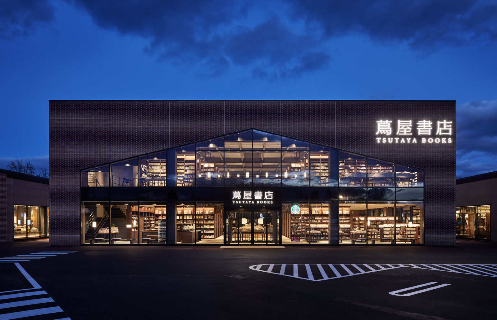 EBETSU TSUTAYA BOOKS / Japan, Hikokonishi Architecture Inc. / Japan