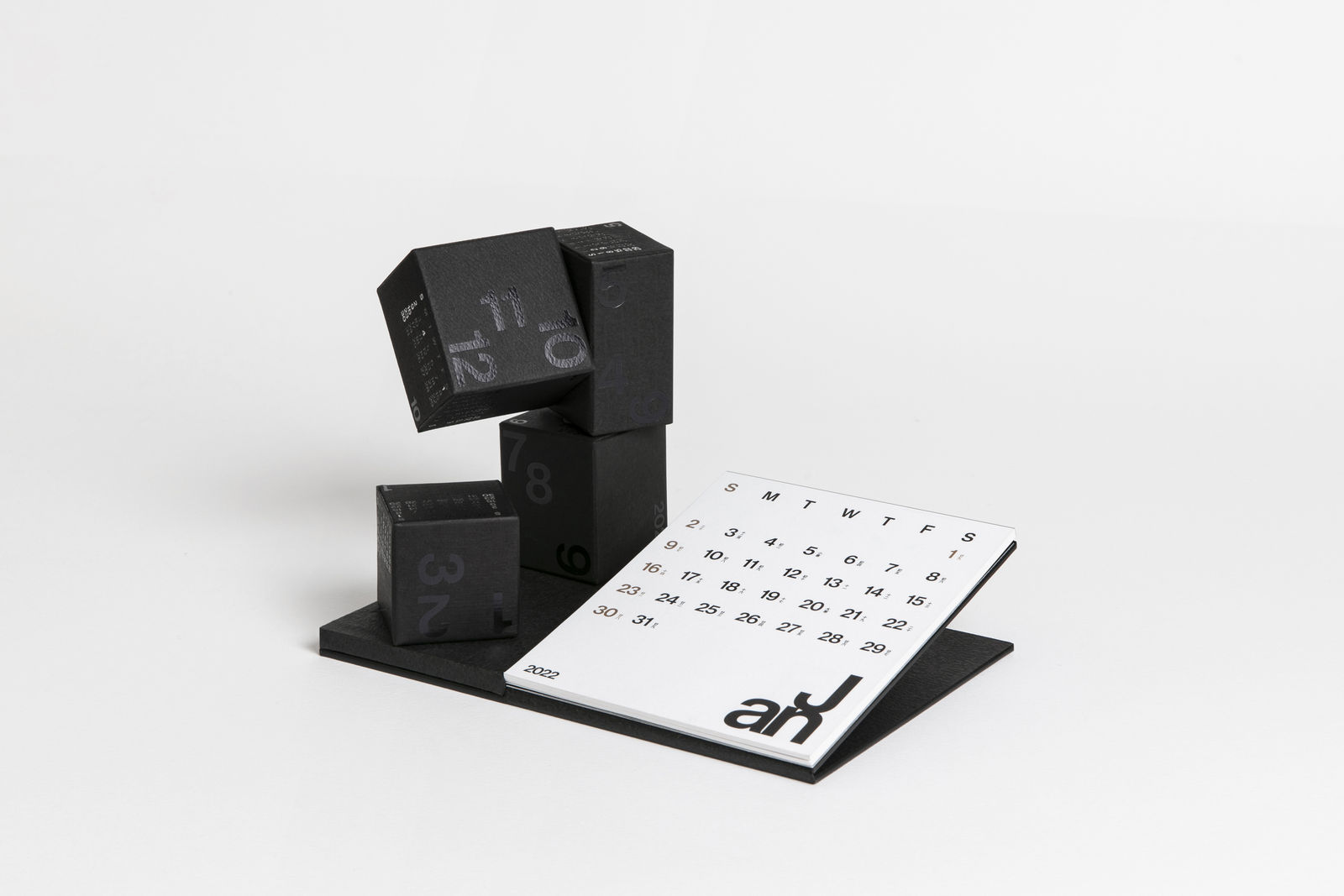 2022 BALANCE Calendar, Pengguin / Hong Kong