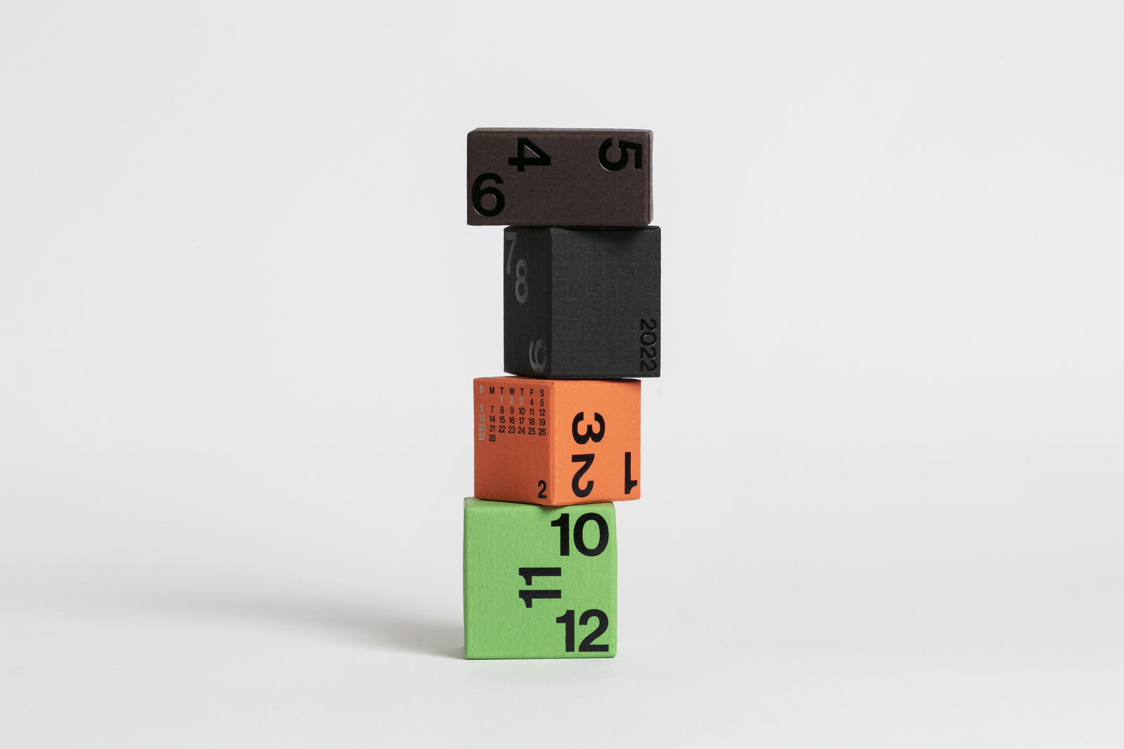 2022 BALANCE Calendar, Pengguin / Hong Kong