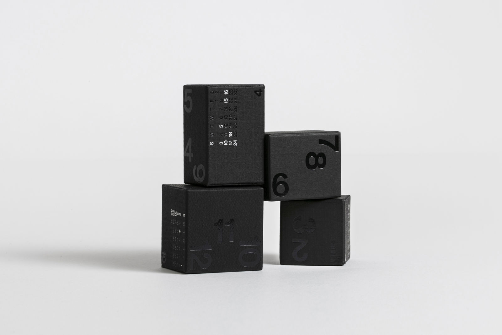 2022 BALANCE Calendar, Pengguin / Hong Kong