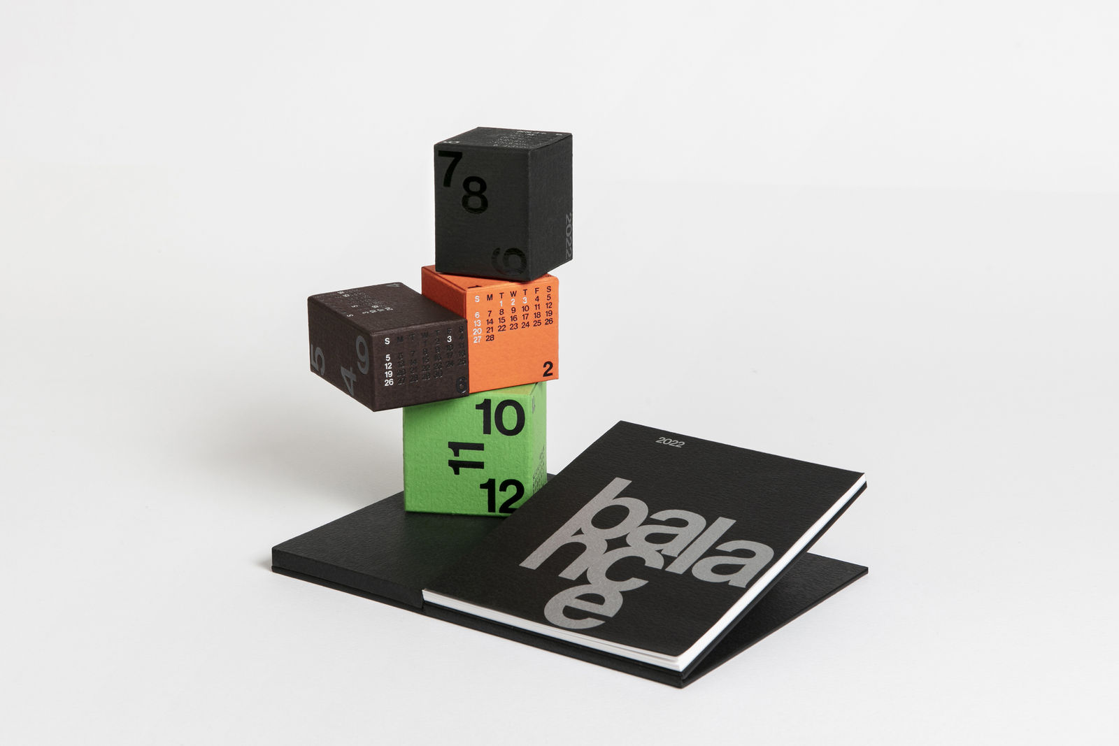 2022 BALANCE Calendar, Pengguin / Hong Kong