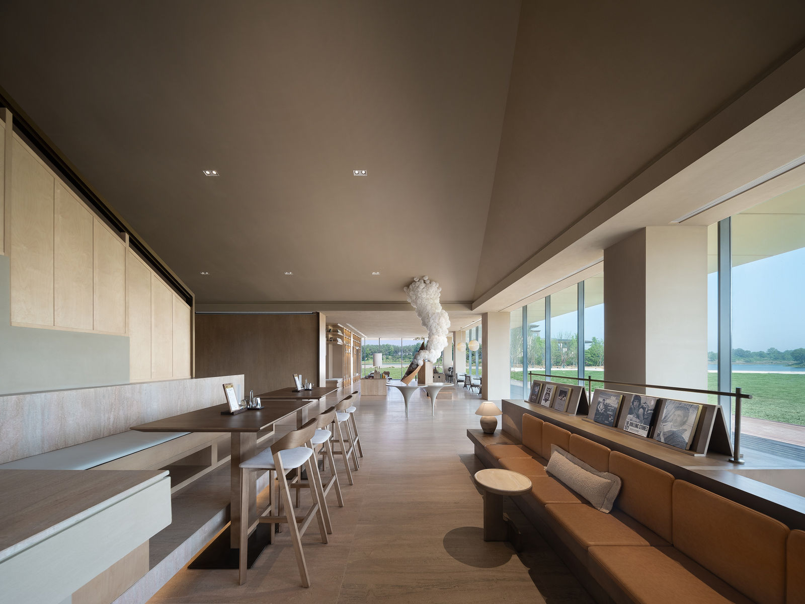 FRAGRANT LAKE / The Mainland, LSD interior design / The Mainland