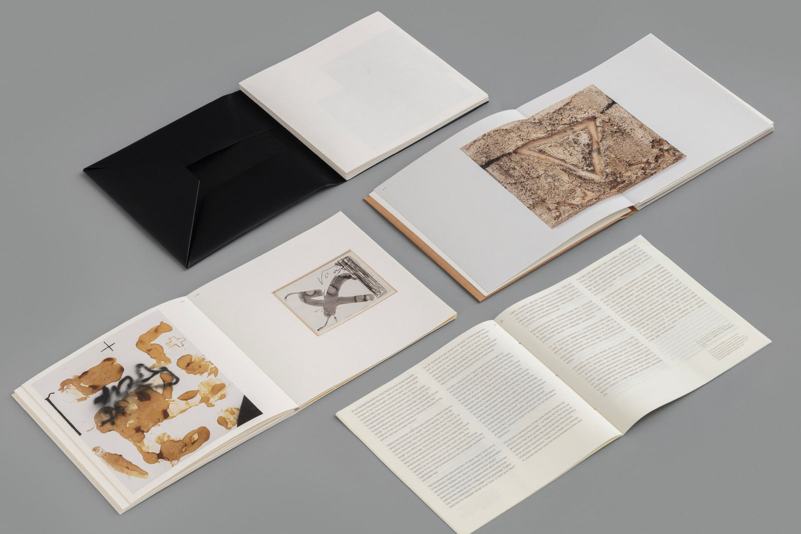 Antoni Tapies-Dialogue with Objects, Bai Fengkun / The Mainland