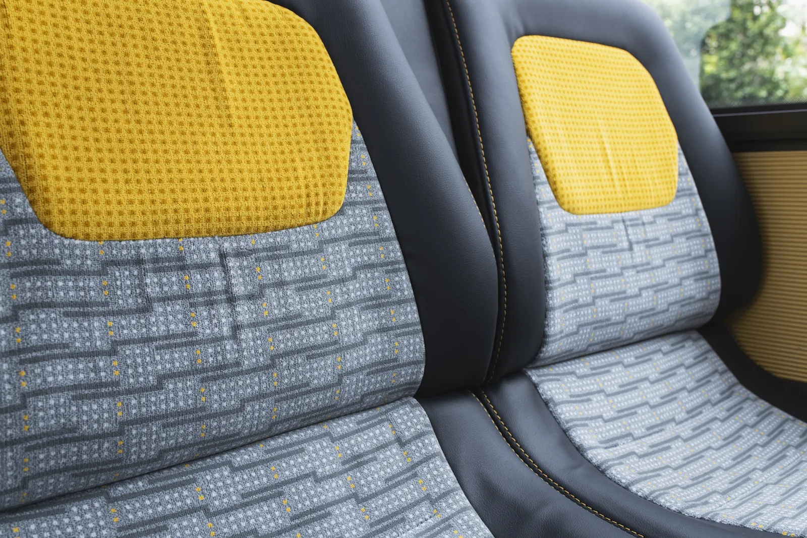 Total Design for Haga-Utsunomiya LRT, GK Industrial Design Incorporated. GK Graphics Incorporated. GK Sekkei Incorporated. / Japan