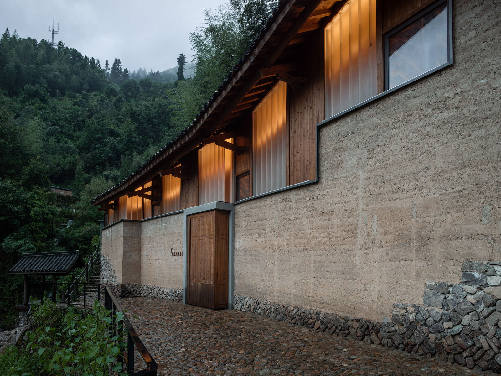Dwelling on the Mountainside: Jiuceng Art Gallery / Chinese Mainland, Atelier Lu+Architects / Chinese Mainland