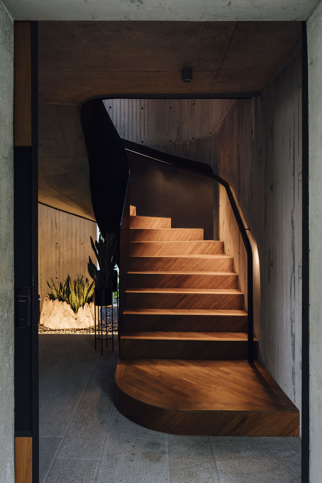 House Above 44 Kasai Road / Singapore, ipli Architects / Singapore