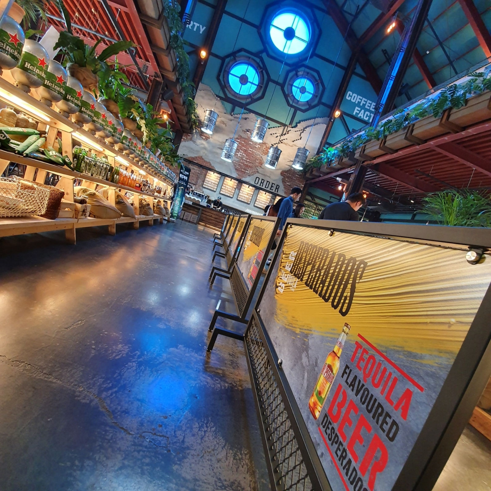 DIRTY TRUNK / Korea, CIC FNB Limited Liability Company / Korea