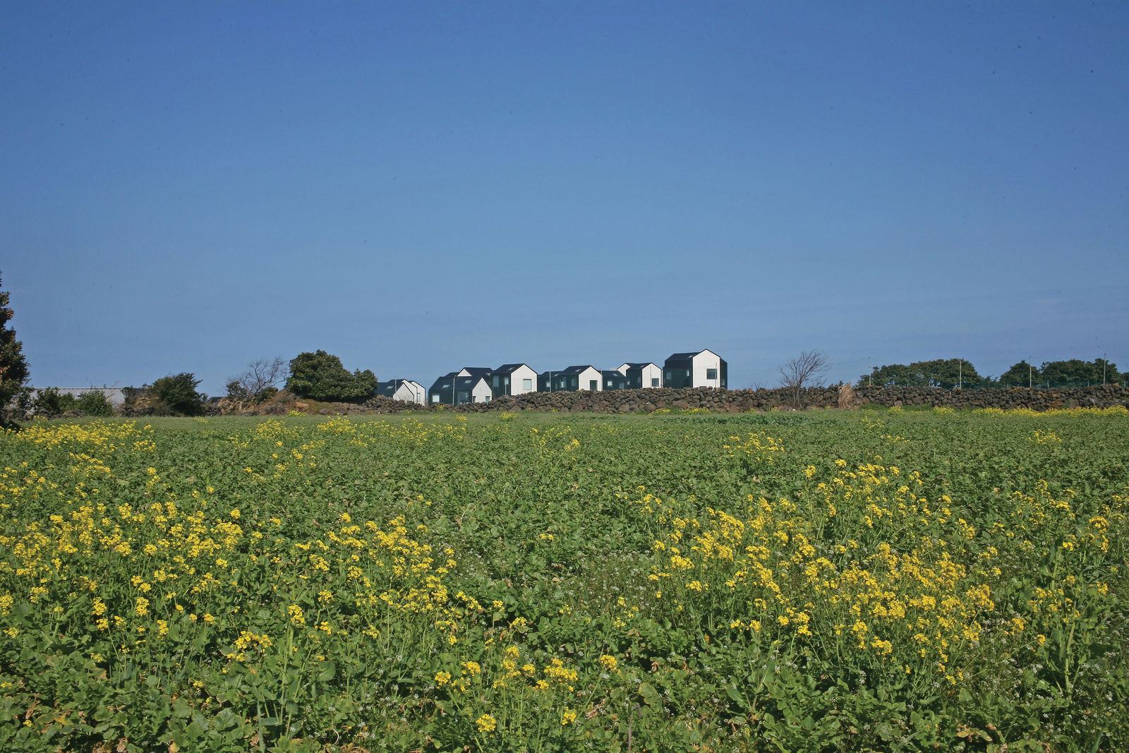 Hadohilljo Townhouse / Korea, UNITEDLAB Associates LLC / United States