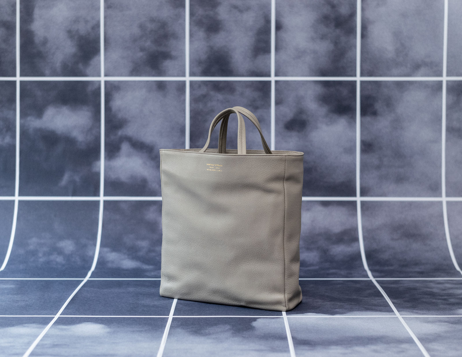 〈39〉SHOULDER TOTE BAG, GRAY, 2019