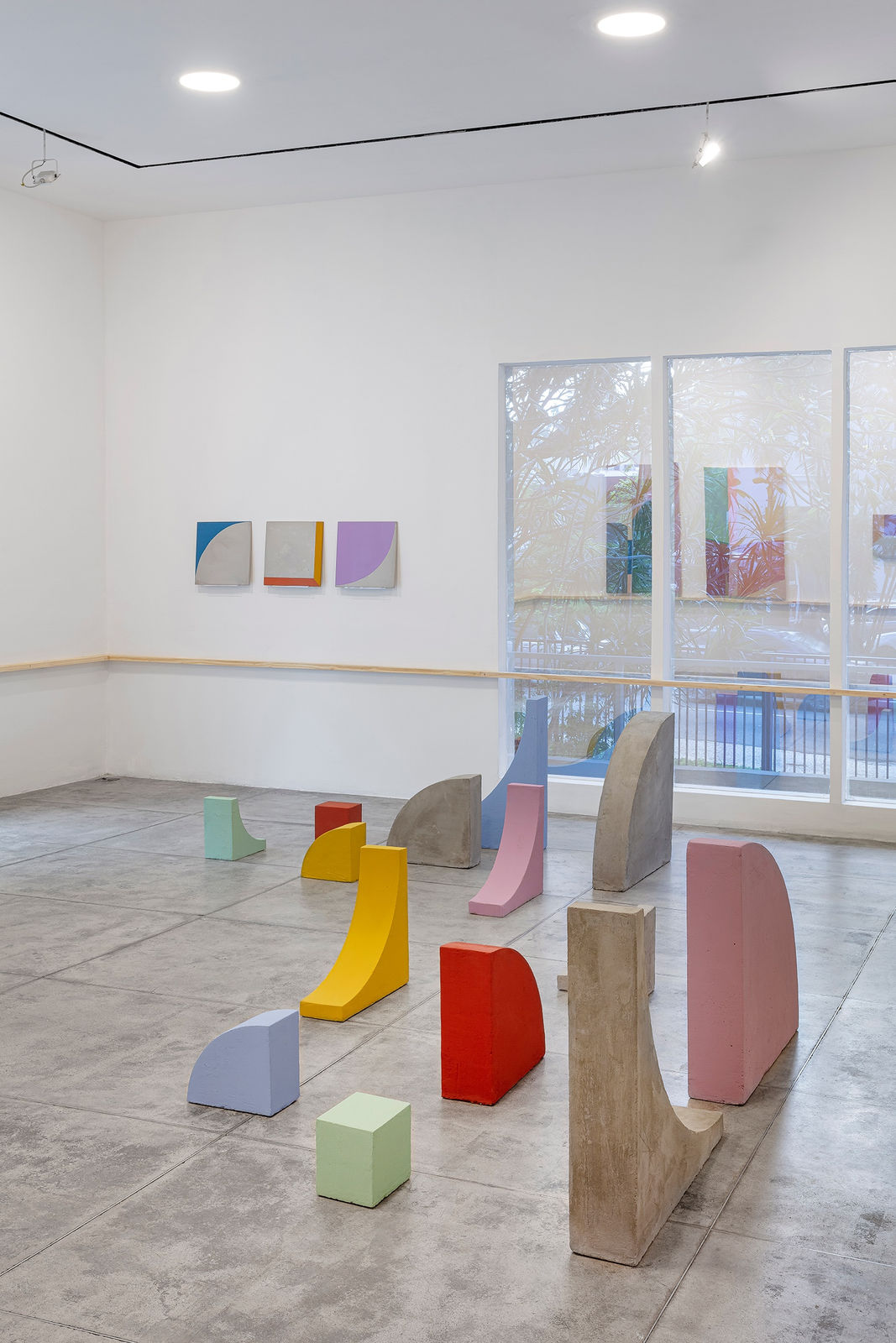 CAROLINA MARTINEZ: TODAVIA, CAMINHAR @ Galeria Marilia Razuk, 2023. Foto (Photo) Filipe Berndt