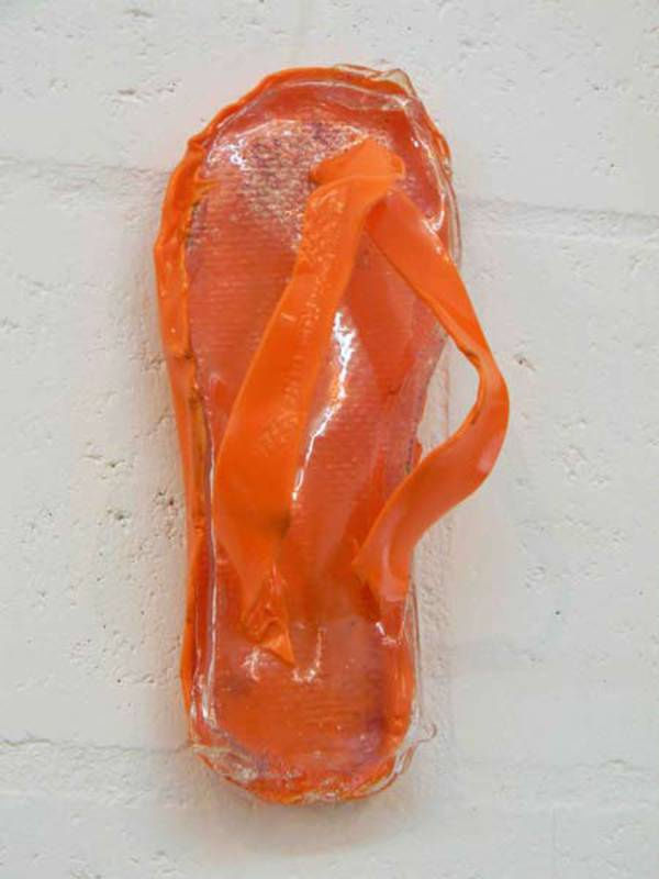 Sergio Romagnolo, Sandália Havaianas laranja e Transparente, 2011