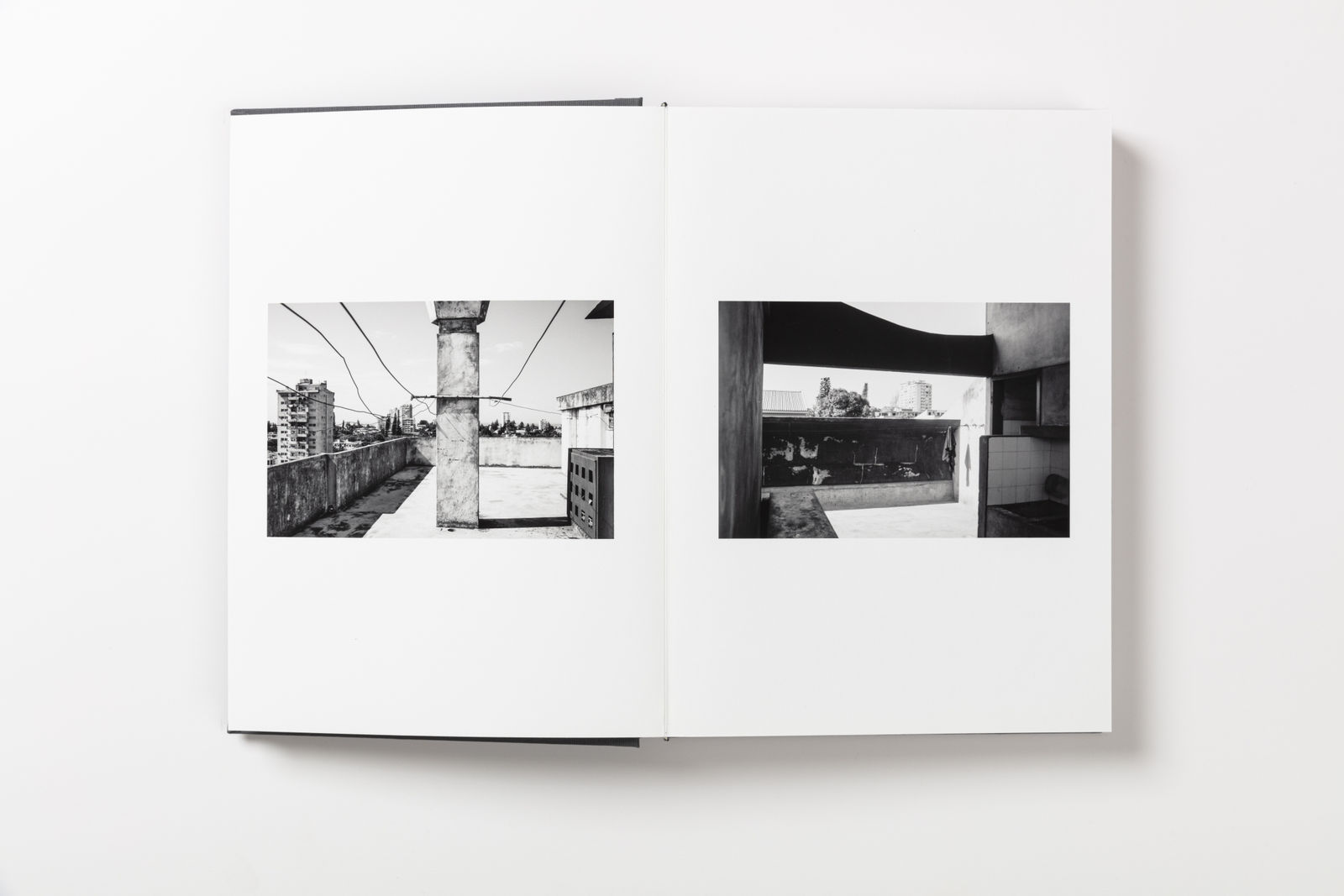 Guy Tillim, Maputo, Mozambique, 2008  Oleão que Ri - Smiling Lion building designed by Pancho Guedes, Avenida Kwame Nkumah, Maputo, Mozambique, 2007