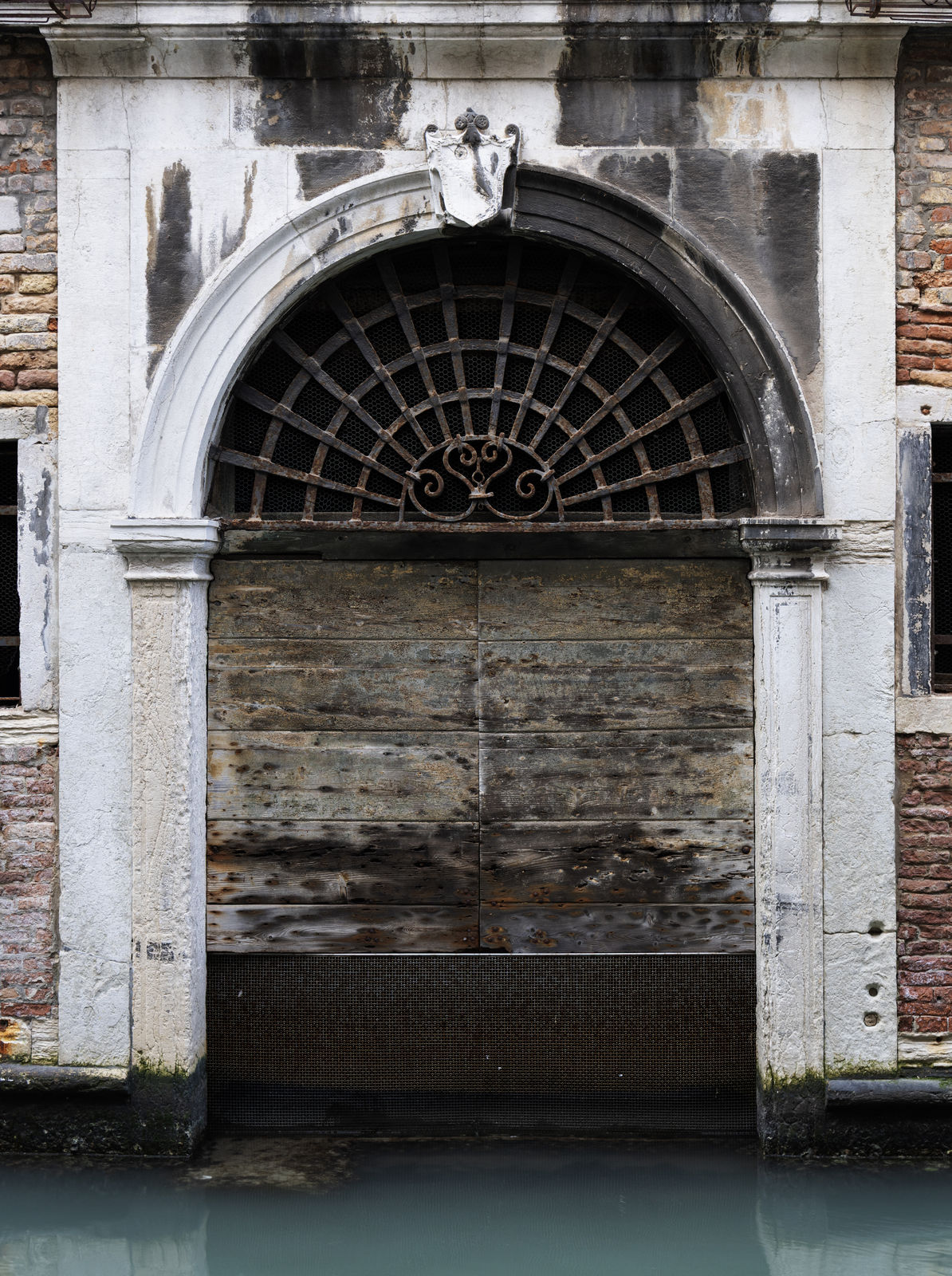 Kate Lloyd, Venice door 4, 2025