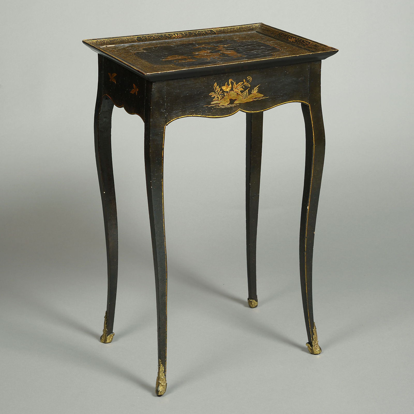 LOUIS XV LACQUER TABLE EN CABARET