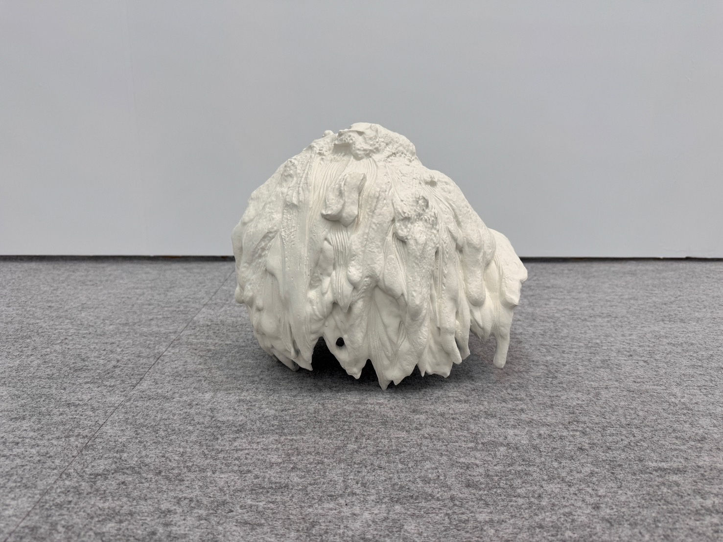 大卷伸嗣 Shinji OHMAKI 《漂浮–頭景 I》Flotage - Landscape on the Head I 2024 銅雕 Bronze 36 × 26 × 30.5 cm Ed. 3 + 2 AP