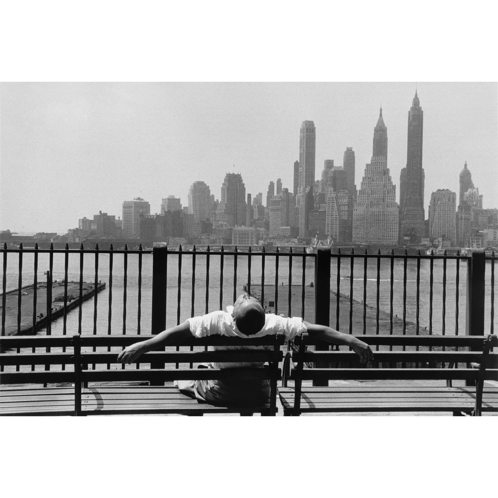 Louis Stettner, Brooklyn Promenade, Brooklyn, New York, 1954.