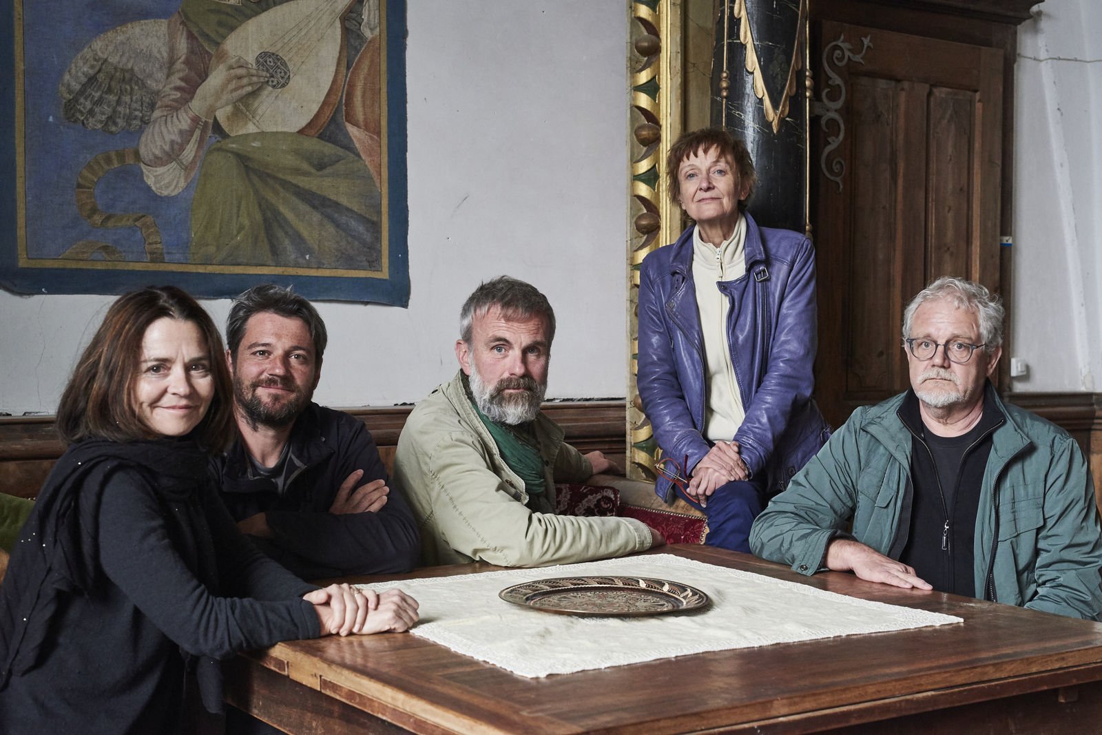 De l'herbe entre les pavés