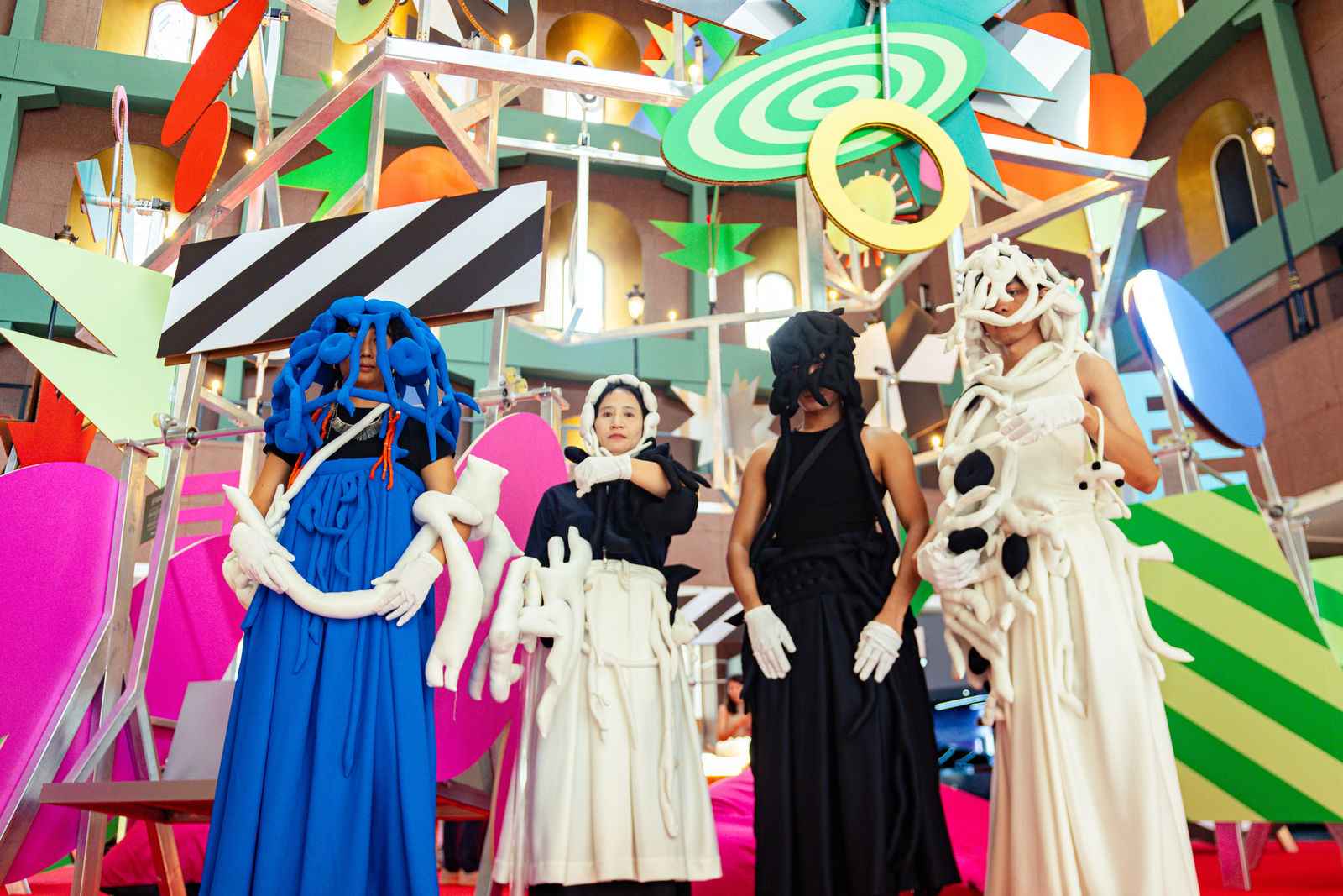 Hydra: A Wearable Art Performance by Lai Thi Dieu Ha, Millenia Walk, Singapore. Photography by Taufiq Rahman.