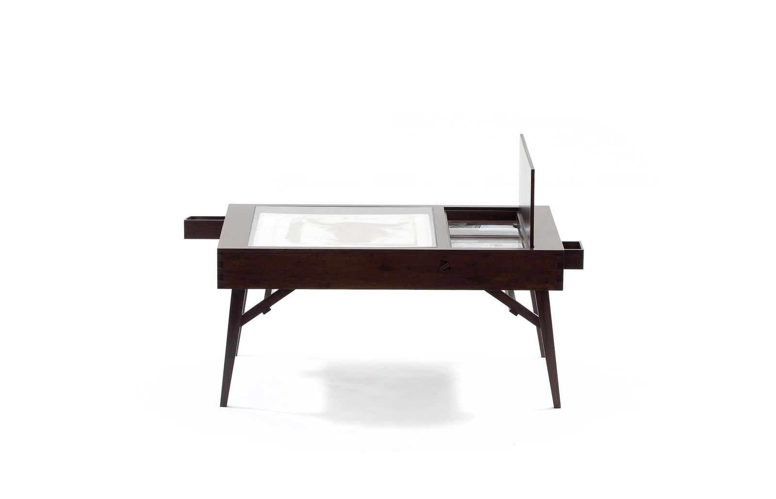 Etel Carmona, Pompeia side table, 2017