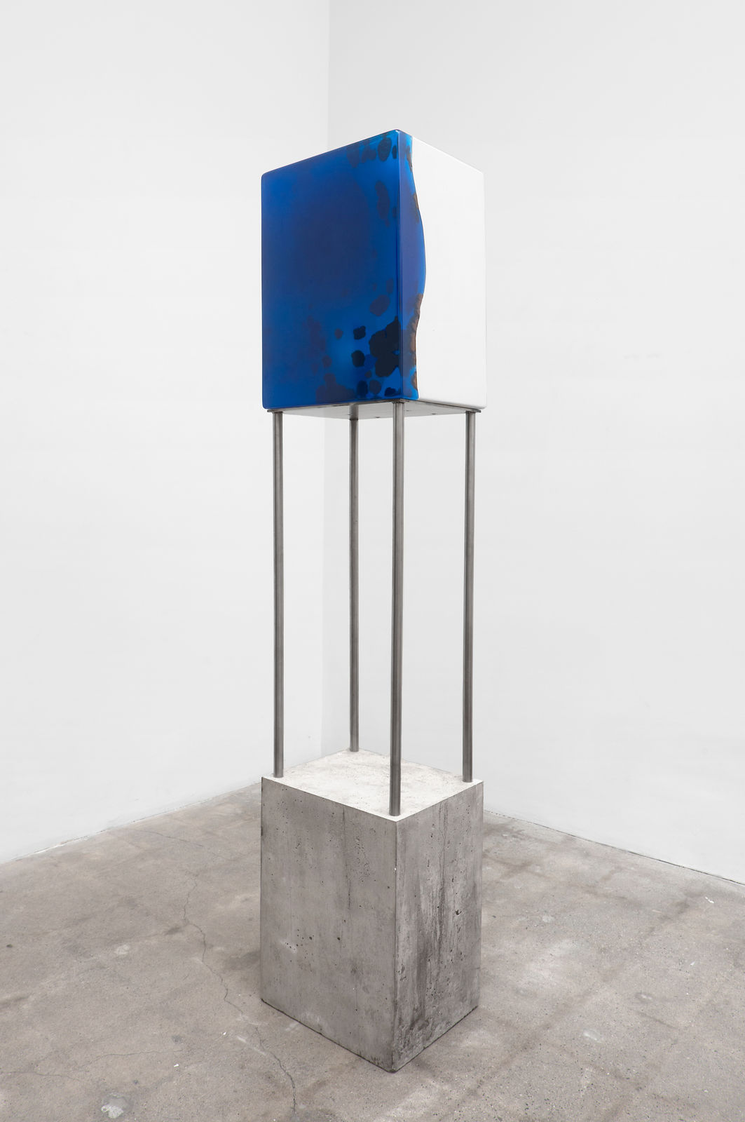 Ashley Bickerton Standing Ocean Chunk (Small Size), 2020 Resin, stainless steel and concrete 70 6/8 x 14 7/8 x 11 6/8 in 180 x 38 x 30 cm